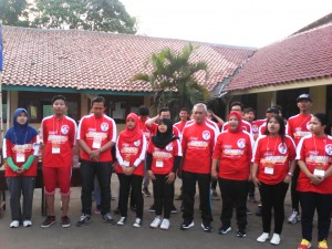 Warga RW 10 Pisangan Timur Ramaikan HUT RI Dengan Lomba Gerak Jalan