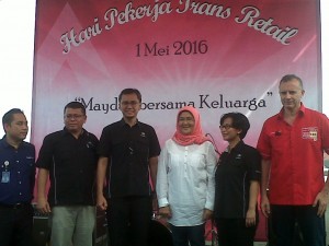 Pekerja Trans Retail Transmart Carrefour Peringati Mayday