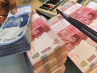 Rupiah Menguat Menjadi Rp13.289