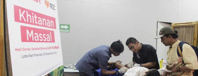 Peduli Sosial, Lotte Mart dan Rumah Zakat Gelar Khitanan Massal
