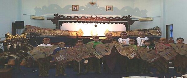 Tutup Tahun, Unindra Gelar Parade Sabet Dalang Cilik 2016