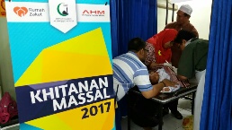 DKM Al Haqqul Mubiin PT. AHM dan Rumah Zakat Adakan Acara Sunatan Massal