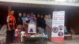 Tumbuhkan Potensi Pengrajin Sepatu Rajut Asal Sidomulyo