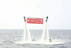 Semarak HUT RI ke-72, Baywalk Mall Hadirkan Pertunjukan Watersport di Laut