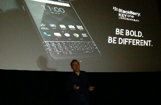 Blackberry KEYone Limited Edition Black Resmi Hadir di Indonesia