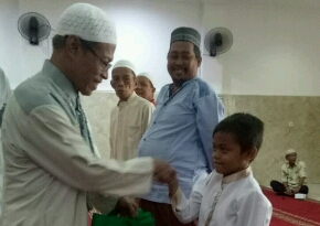 DKM Mushola Attabiin Beri Bantuan Pada Kaum Duafa