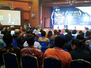 Semarakan Asian Games 2018, Menpar Launching Jember Fashion Carnaval (JFC)-17 ASIALIGHT
