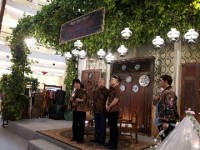 Anne Avantie Pasar Tiban Karya Batik Nusantara