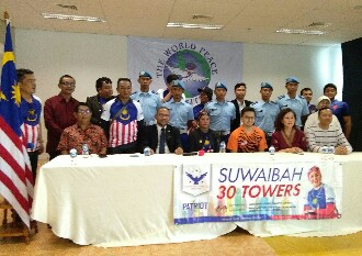 Pelari Top Malaysia Taklukan Gedung Tertinggi di Indonesia