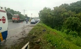 Bus Arimbi Jurusan Bandung- Merak  Masuk Jurang di Tol Cipularang
