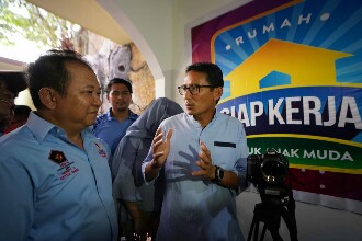 Solusi Pengangguran, Sandiaga Uno Resmikan Rumah Siap Kerja di Lumajang