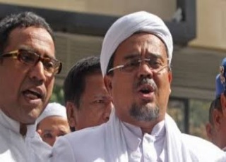 Habib Rizieq Islamkan 2 Napi di Rutan Bareskrim