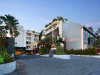 Seluruh Karyawan ASTON Kuta Hotel and Residence Menerima Vaksinasi COVID-19