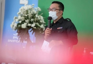 Ridwan Kamil Lepas Ekspor 23 Ton Produk Kelapa Parut Kering ke Kosta Rika