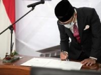 Ridwan Kamil Lantik Dirut RSHS Jadi Kepala Dinas Kesehatan