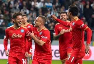 Napoli Pesta Gol 4-1 di Markas Legia Warsawa