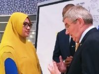 Zeni Rohayati, Mantan Atlet Bulutangkis Indonesia Bertemu Presiden IOC