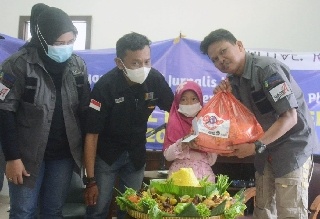 Sambut Hari Pers Nasional, YPJI Beri Santunan Untuk Anak Yatim