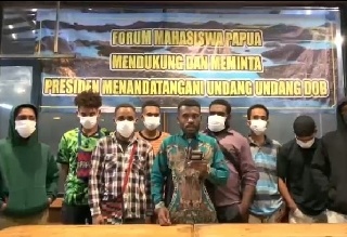 Forum Mahasiswa Papua Minta Presiden Segera Tandatangani UU DOB