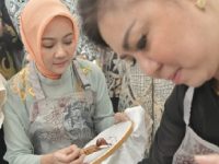 Atalia Resmikan Rumah Belajar Batik Tasikmalaya