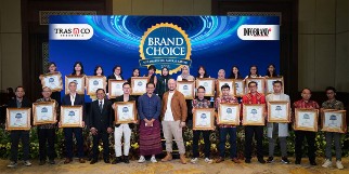 Azarine Raih Penghargaan Brand Choice Award 2023