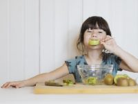 Ajak Anak Jalankan Pola Hidup Sehat Sejak Dini dengan Mengenal dan Menerapkan Mindful Eating