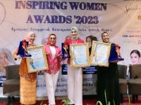 Tiga Perempuan Hebat Diganjar Penghargaan oleh IWAPI DPC Jakarta Timur