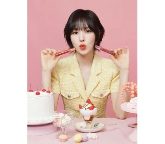 Red Velvet Unggah Lip Velvet Brand Lokal Azarine di Instagram