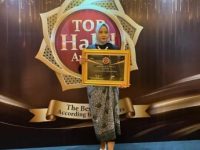Azarine Raih Penghargaan Top Halal Award 2023 kategori Sunscreen