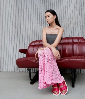 Charles & Keith Tampilkan Sentuhan Brocade Modern Lewat Koleksi Lunar New Year 2024