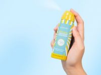 Sunscreen Azarine Cosmetic Luncurkan Produk Terbarunya Ceraspray Sunscreen SPF 50 PA+++