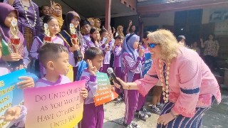 Princess Dr. Cheryl Halpern Reminds Surakarta Students Regarding Pancasila