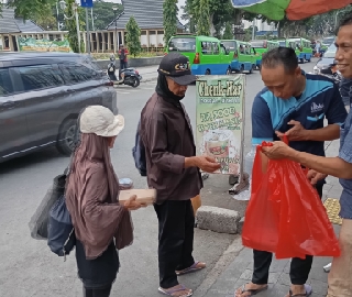 Melalui Jumat Berkah, BRI BO Dewi Sartika Bagikan Kebahagiaan