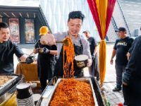 Peringati Hari Ibu Nasional, Andrew Susanto Pimpin Holywings Peduli Berbagi Makanan 5000 Porsi Gratis
