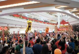Pusat Perbelanjaan Terbesar Mall Centre Point Medan Hadirkan Atraksi Barongsai Tonggak