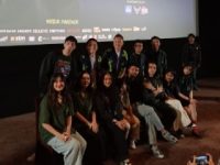 Unik Seperti Filmnya, Jumpa Pers Tinggal Meninggal Justru Jadi Ajang Para Crew & Cast Mewawancarai Media