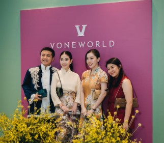 Voneworld x Davika Hoorne Hadirkan The DAVI Bag, Perpaduan Elegansi Modern dan Tren Elongated Silhouette